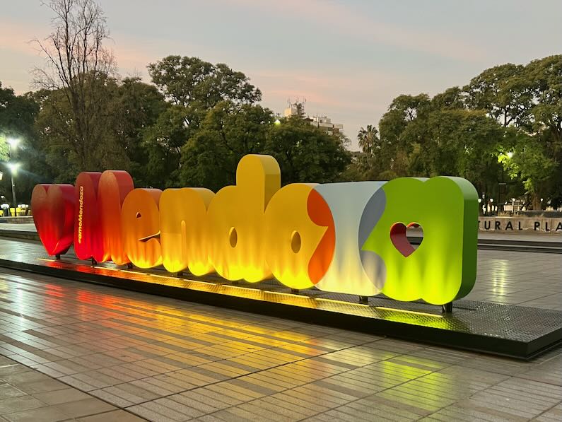 Mendoza sign in the Plaza Independencia 