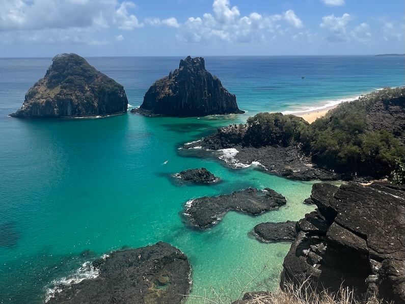 Baía dos Porcos in Fernando de Noronha, Brazil