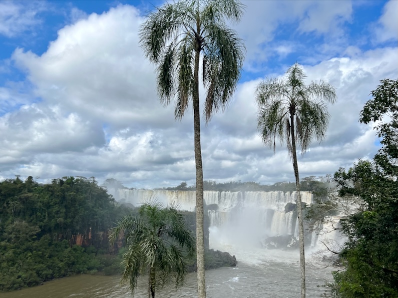 Best itinerary for Iguazu Falls in Brazil and Argentina