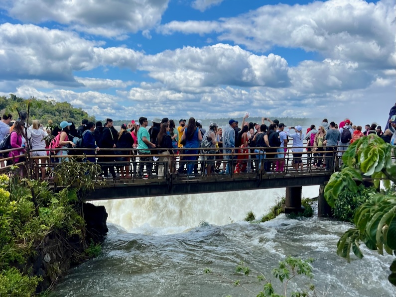 Best itinerary for Iguazu Falls in Brazil and Argentina