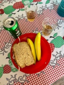 Lunch on the Vale do Pati Trek